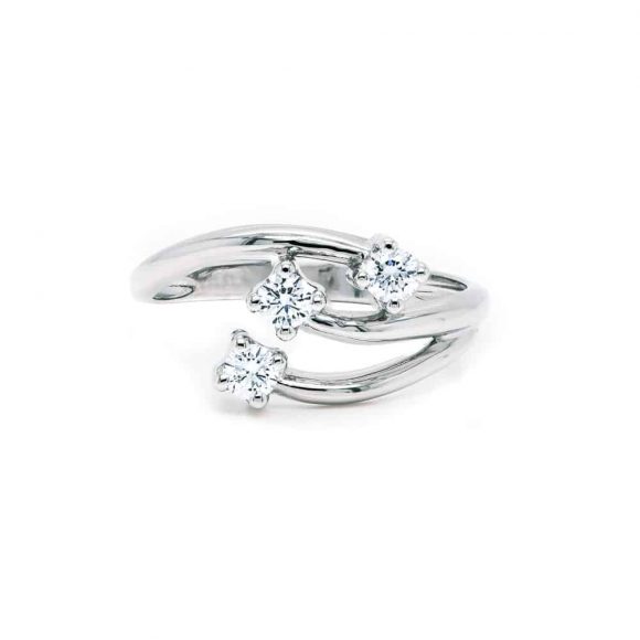 anello diamanti trilogy in oro bianco
